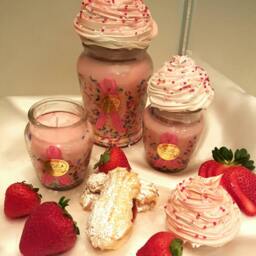 "Natural Soy Cupcake Candles - ""strawberry Shortcake" - thumbnail 3