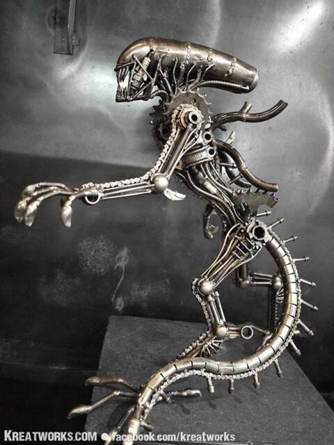 Steampunk - The Metal Standing Monster - Medium Item - image 1