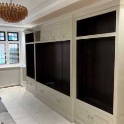 Tv/Entertainment Media Unit With Break Front, Oak Faced Mdf Internals & Back, Free Standing, Painted - thumbnail 2