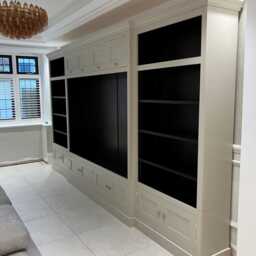Tv/Entertainment Media Unit With Break Front, Oak Faced Mdf Internals & Back, Free Standing, Painted - thumbnail 3