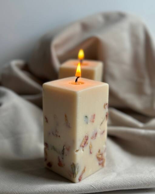 Handmade Vegan Soy Candle With Flower Petals - Natural Unscented Minimalist Eco Home Decor - image 1