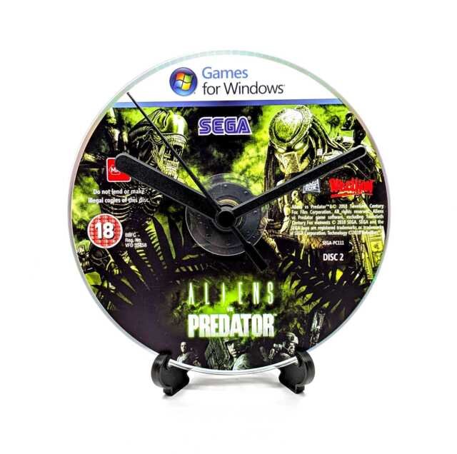 Aliens Vs Predator Upcycled Dvd Disc Clock Video Pc Game Gift Idea - image 1