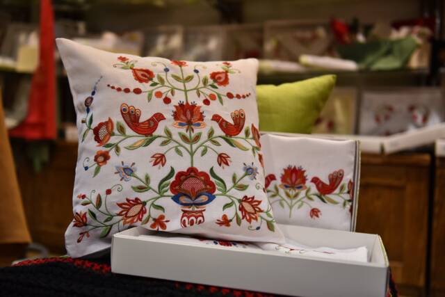 White Embroidered Linen Pillow Cover Floral Tree Of Life Design - 40x40 cm - image 1
