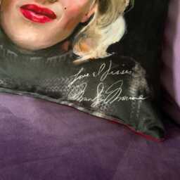 Marilyn Monroe Black Velvet Cushion Cover Handmade Hollywood Decor - thumbnail 2