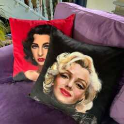 Marilyn Monroe Black Velvet Cushion Cover Handmade Hollywood Decor - thumbnail 4