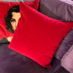 Marilyn Monroe Black Velvet Cushion Cover Handmade Hollywood Decor - thumbnail 3