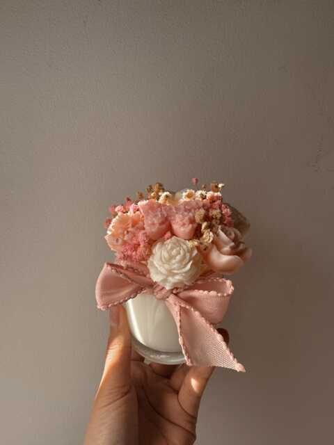 Flower Bouquet Candle, Scented Melts, Soy & Rapeseed Wax - image 1