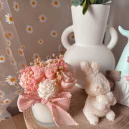 Flower Bouquet Candle, Scented Melts, Soy & Rapeseed Wax - thumbnail 3