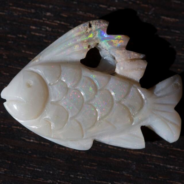 Large Lightning Ridge Rainbow Fire Fish Opal Carving - 26.4 Cts - image 1