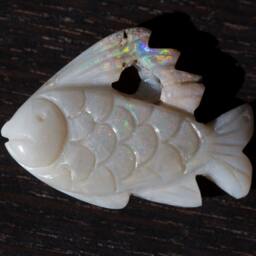 Large Lightning Ridge Rainbow Fire Fish Opal Carving - 26.4 Cts - thumbnail 1