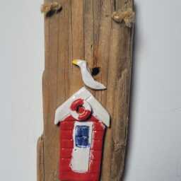 Character Nautical Driftwood & Ceramic Red Beach Hut Wall Hanging Plaque Shabby Chic - thumbnail 3