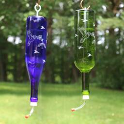 New Etched Hummingbirds Recycled Wine Bottle Hummingbird Or Bird Feeder in Blue Green - thumbnail 1