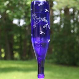 New Etched Hummingbirds Recycled Wine Bottle Hummingbird Or Bird Feeder in Blue Green - thumbnail 3