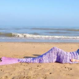 Handmade Crochet Mermaid Tail Blanket - Chunky Snuggle Cocoon - thumbnail 4