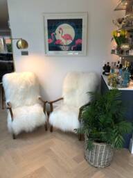 Sheepskin Chair , Icelandic Sheepskin Luxury Chair, Retro White Fur Genuine Mid Century - thumbnail 1