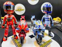 Marq & Alex Handmade Moto-Gp Rider Figure With Bike - Artwork Biker Gift Xmas Christmas - thumbnail 1
