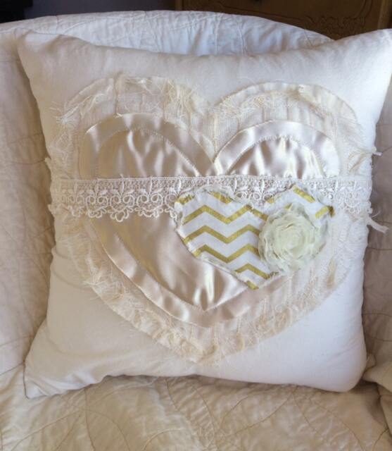 stwh8 Vintage Heart Pillow Cover - image 1