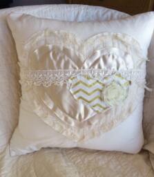 stwh8 Vintage Heart Pillow Cover - thumbnail 1