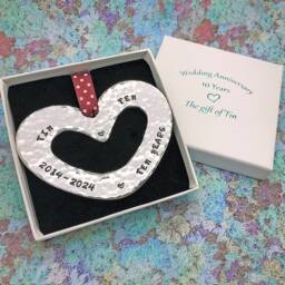 10Th Anniversary Gift. Petite Heart Wall Hanging Stamped 2015-2025. Tin Anniversary. 10 Years Gift - thumbnail 3