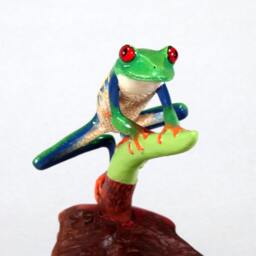 John Perry Red Eyed Tree Frog Sculpture, Hand-Painted Resin On Burlwood - thumbnail 3