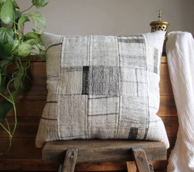 50cm - 20Inch Vintage Kilim Patchwork Cushion Cover Handwoven - Modern Assembly White Cream Grey Checks - image 1