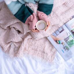 Send A Hug - Hug Gift Blanket Throw Linen Personalised A From Me To You Family - thumbnail 1