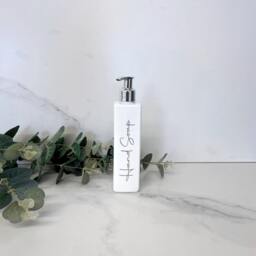 Personalised White Square 250Ml Plastic Bottle With Pump/Reusable, Refillable Bathroom Kitchen Hand Wash, Lotion, Dish Soap Etc - thumbnail 2