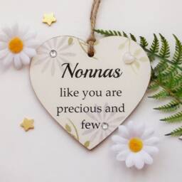 Nonnas Like You Are Precious & Few Wooden Gift Heart - thumbnail 3