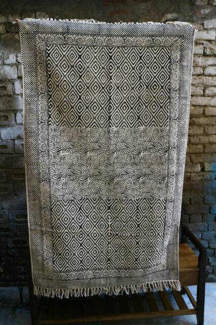 Handwoven Block-Printed Cotton Rug Black & White Diamond Leaves, 3x5 Ft - image 1