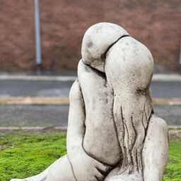 Abstract Couple Statue Cement Kissing Lovers Figurine Concrete Hugging Sculpture Modern Art Handmade Outdoor Decor Romantic Ornament - thumbnail 2