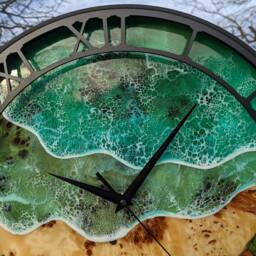 Epoxy Resin Wood Wall Clock Metal Frame, Moss Decor - 14'' - thumbnail 4