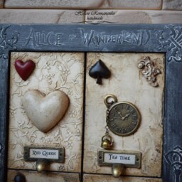 Alice in Wonderland Queen Of Hearts Nursery Decor Wall Home Wood Wall Panel Cheshire Cat Display Children's Room Decoration - thumbnail 3