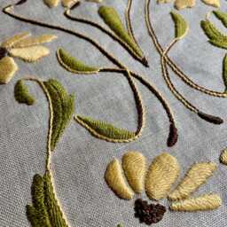 Kit To Embroider The Black Eyed Susan Pillow, 18 Inch Square - thumbnail 4