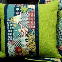 Ferris Wheel Quilt Pattern Plus Pillow - thumbnail 2