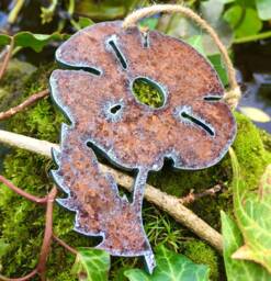 Military Poppy Rustic Christmas Tree Decoration Veteran Gift Rusty Metal Wall Art Army Navy Raf Presents Stocking Fillers - 10cm - thumbnail 1