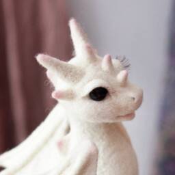 Needle Felted White Dragon Figurine Fantasy Sculpture, Christmas Dragon Gift - thumbnail 2