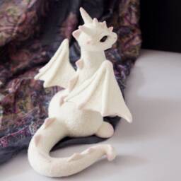 Needle Felted White Dragon Figurine Fantasy Sculpture, Christmas Dragon Gift - thumbnail 3