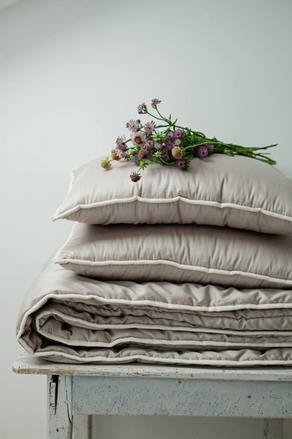 Gray Bedroom Set. Master Bedding Set Of King-Size Comforter & Pillows - Us Duty Paid - image 1