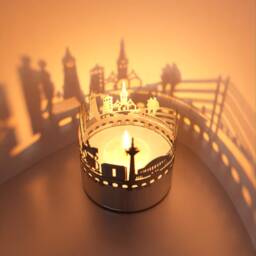 Dusseldorf Skyline Shadow Play Mesmerizing Candle Attachment - Perfect Souvenir & Gift For Fans Captivating Room Projection - thumbnail 3