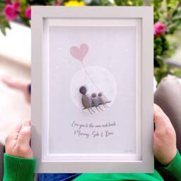 Personalised Family Pebble Picture - Framed Art Gift Mother's Day Birthday Mum/Grandparent Moon & Back - thumbnail 3