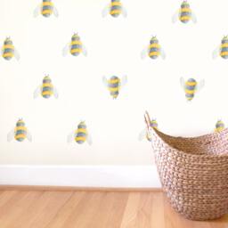 Bee Toss - Fabric Wall Decal Hop Mej - thumbnail 1