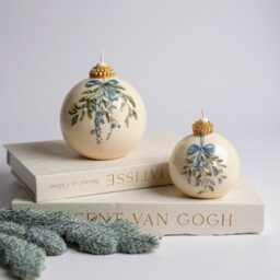 Large Christmas Bauble Candle, Snowflake Ornament Candle, Festive Gift For Her, Holiday Table Decor, Secret Santa Present, Winter Home Candle Set