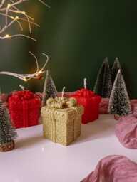 Christmas Gingerbread Gift Box Candle, Soy Beeswax Blend, Eco-Friendly Decor - thumbnail 1