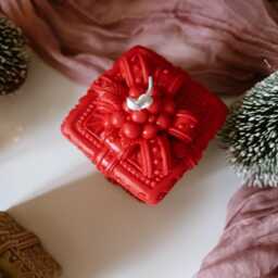 Christmas Gingerbread Gift Box Candle, Soy Beeswax Blend, Eco-Friendly Decor - thumbnail 3