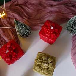 Christmas Gingerbread Gift Box Candle, Soy Beeswax Blend, Eco-Friendly Decor - thumbnail 2