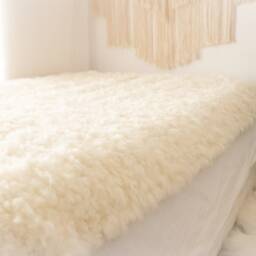 Exclusive Genuine Unique Woven Lamb Sheepskin, Lambskin Rug, Pelt, Throw, Blanket Giant Extra Large Creamy White Real Sheepskin Throw - thumbnail 2