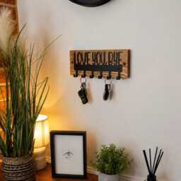 Handmade Love You Bye Key Holder Oakwaxed in Light, Medium Or Dark - thumbnail 3