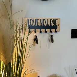 Handmade Love You Bye Key Holder Oakwaxed in Light, Medium Or Dark - thumbnail 2