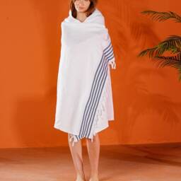 Hand-Woven Organic Cotton Beach Towel White With Blue Stripes - thumbnail 3