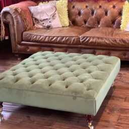 Chesterfield Plush Velvet Footstool - Deep Buttoned Ottoman With Mahogany Legs - thumbnail 2